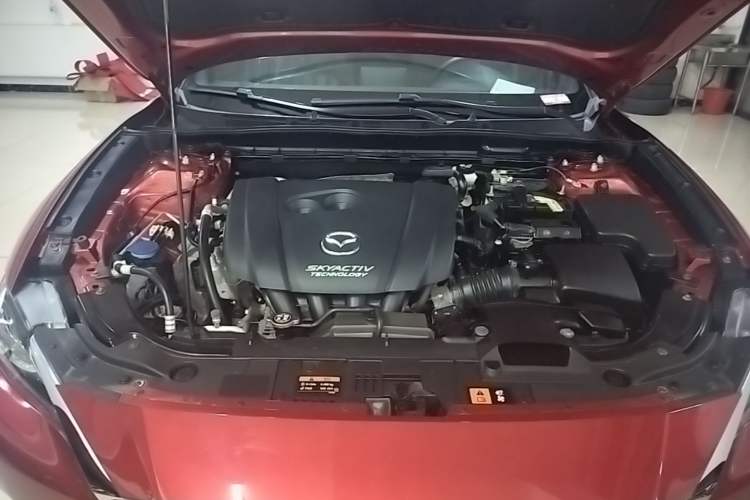 Used Mazda CX-4 2018 2.0L Automatic Two-Wheel Drive Blue Sky Premium Upgrade Version China VI Standard Engine Bay