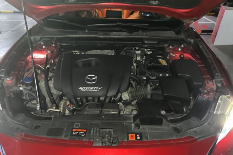 Used Mazda CX-4 2018 2.0L Automatic Two-Wheel Drive Blue Sky Dynamic Version China VI Standard Engine Bay