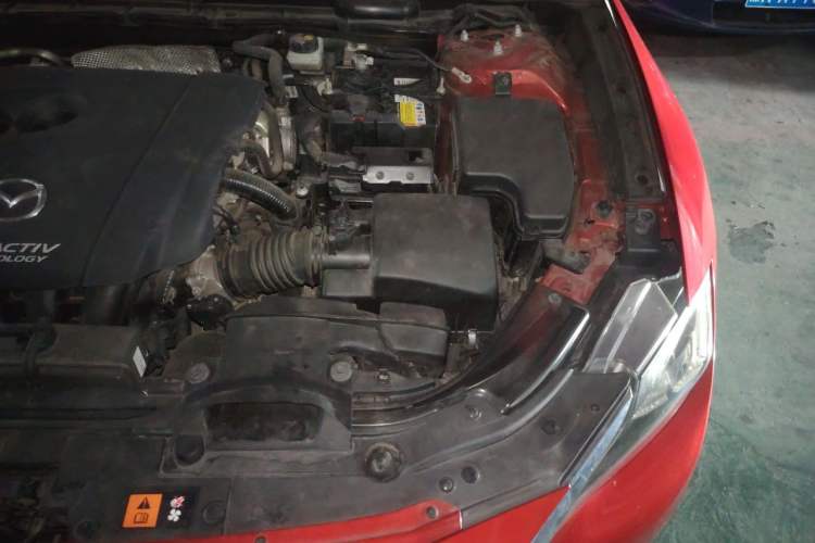 Used Mazda CX-4 2018 2.0L Automatic 2WD Blue Sky Exploration Edition China VI Standard Engine Bay Left