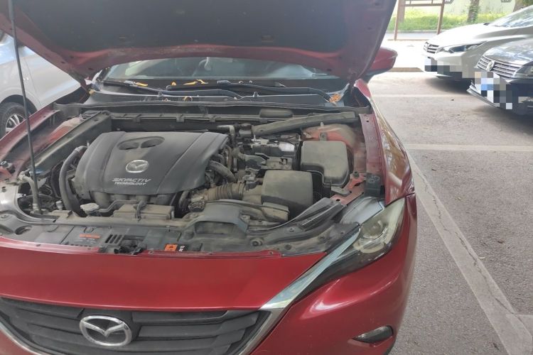 Used Mazda CX-4 2018 2.0L Automatic Two-Wheel Drive Blue Sky Dynamic Version China V Standard Engine Bay Left