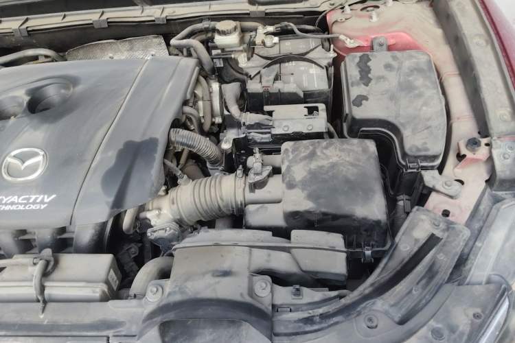 Used Mazda CX-4 2018 2.0L Automatic Two-Wheel Drive Blue Sky Dynamic Version China VI Standard Engine Bay Left