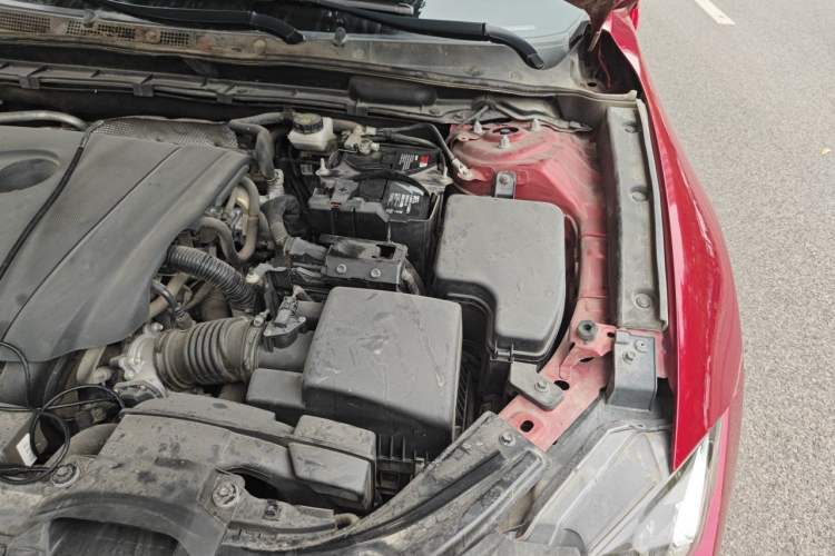Used Mazda CX-4 2018 2.0L Automatic Two-Wheel Drive Smart Tech Edition China VI Engine Bay Left