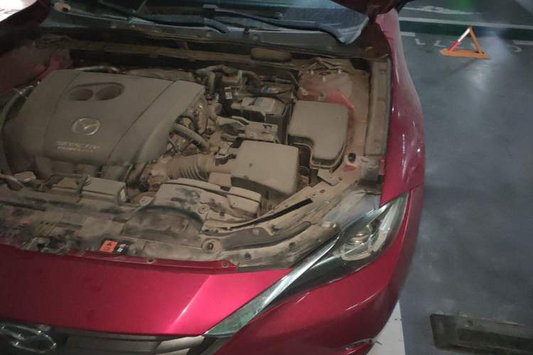 Used Mazda CX-4 2018 2.0L Automatic Two-Wheel Drive Blue Sky Premium Upgrade Version China V Standard Engine Bay Left