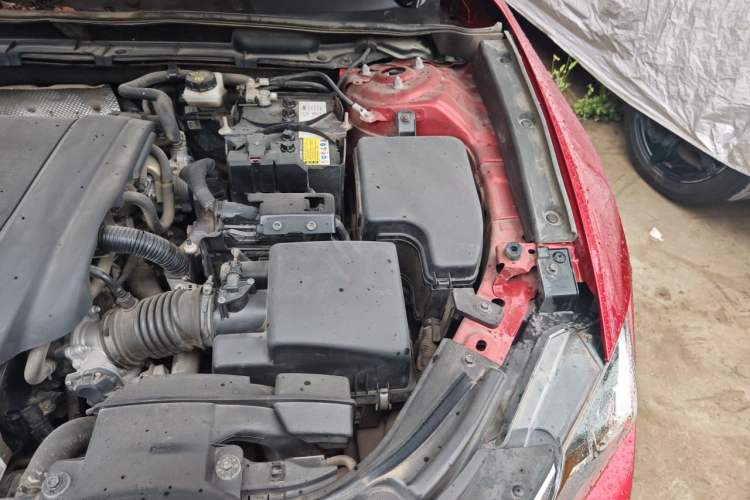Used Mazda CX-4 2018 2.0L Automatic Two-Wheel Drive Smart Tech Edition China VI Engine Bay Left