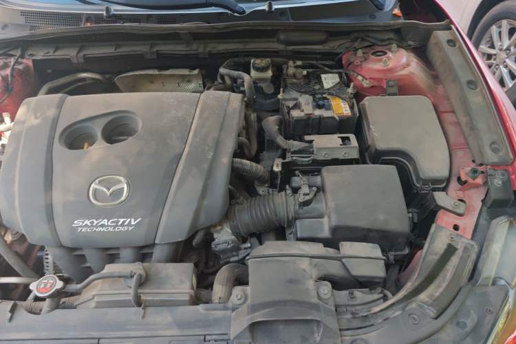 Used Mazda CX-4 2018 2.0L Automatic Two-Wheel Drive Blue Sky Premium Upgrade Version China VI Standard Engine Bay Left