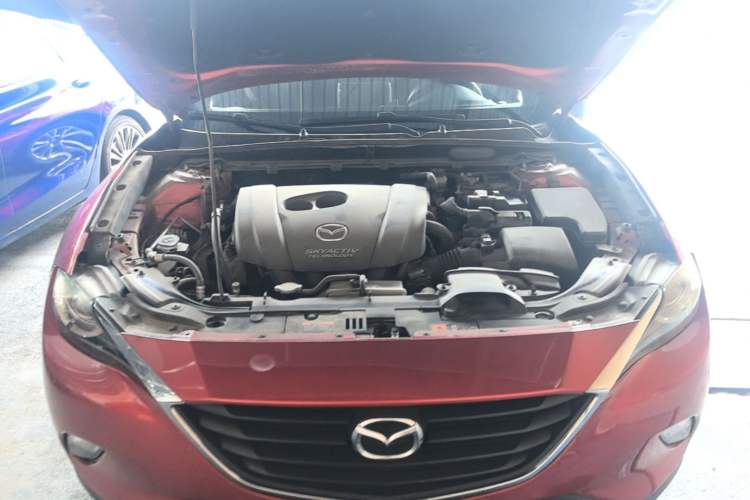 Used Mazda CX-4 2018 2.0L Automatic Two-Wheel Drive Blue Sky Dynamic Version China V Standard Engine Bay