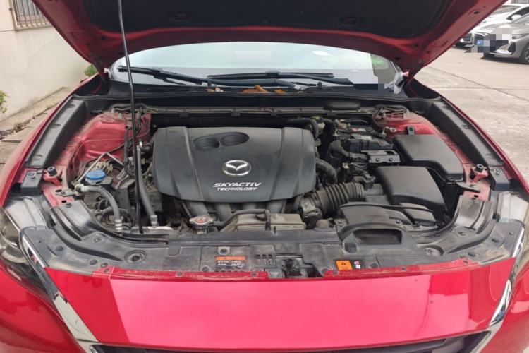 Used Mazda CX-4 2018 2.0L Automatic Two-Wheel Drive Blue Sky Dynamic Version China VI Standard Engine Bay