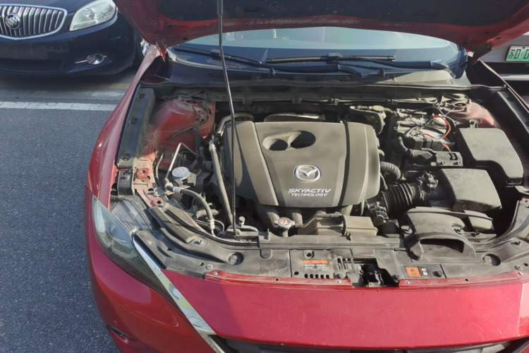 Used Mazda CX-4 2018 2.5L Automatic 4x4 Sky Passion Edition China VI Standard Engine Bay Right