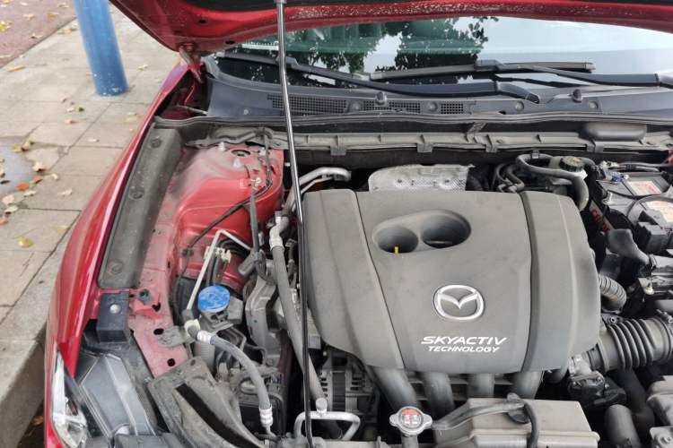 Used Mazda CX-4 2018 2.0L Automatic Two-Wheel Drive Blue Sky Leading Edition China V Standard Engine Bay Right