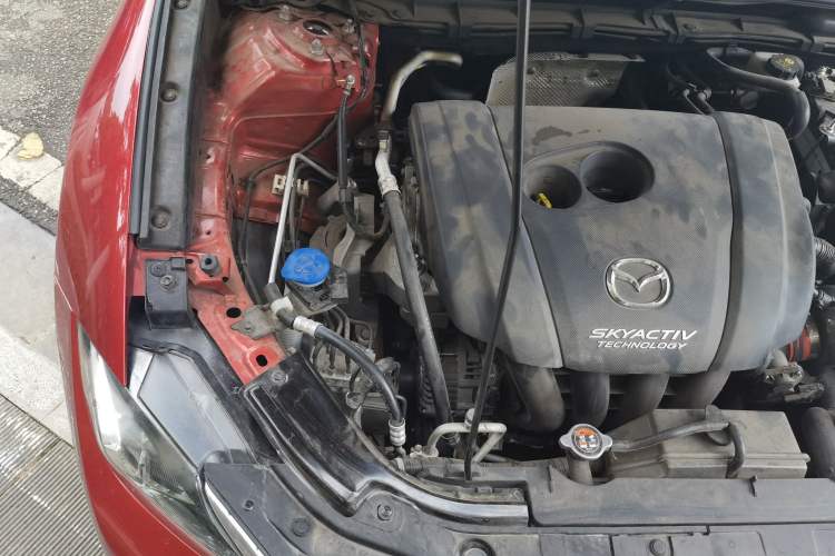Used Mazda CX-4 2018 2.5L Automatic 4x4 Sky Passion Edition China VI Standard Engine Bay Right