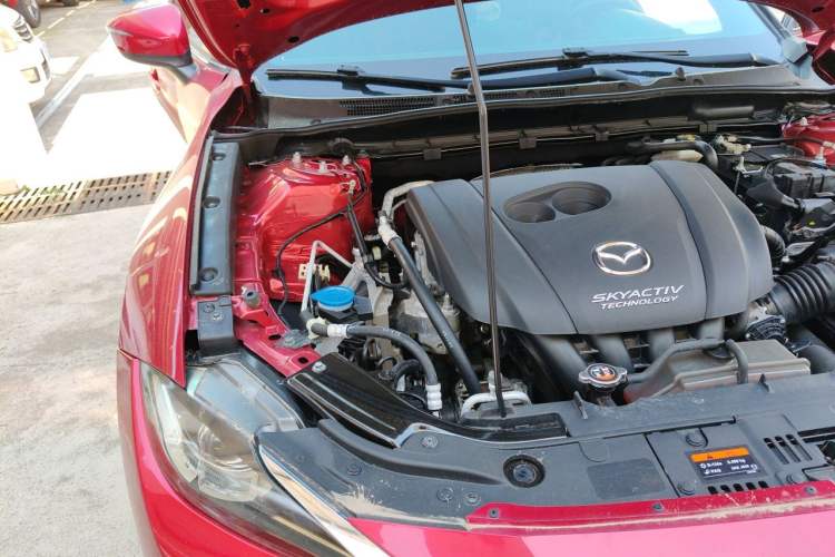 Used Mazda CX-4 2018 2.0L Automatic 2WD Blue Sky Exploration Edition China VI Standard Engine Bay Right
