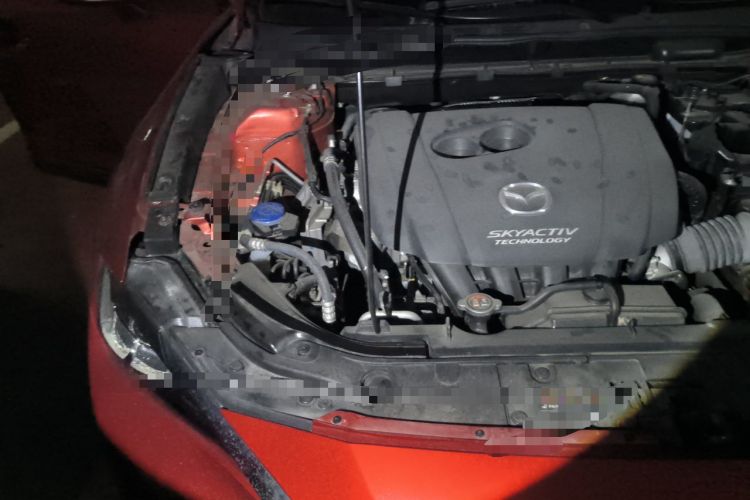 Used Mazda CX-4 2018 2.0L Automatic Two-Wheel Drive Blue Sky Premium Upgrade Version China VI Standard Engine Bay Right