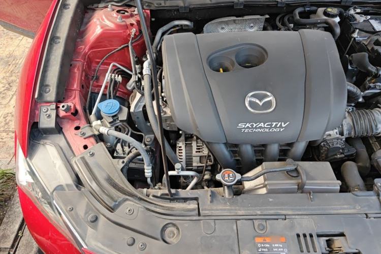 Used Mazda CX-4 2018 2.0L Automatic Two-Wheel Drive Blue Sky Dynamic Version China V Standard Engine Bay Right