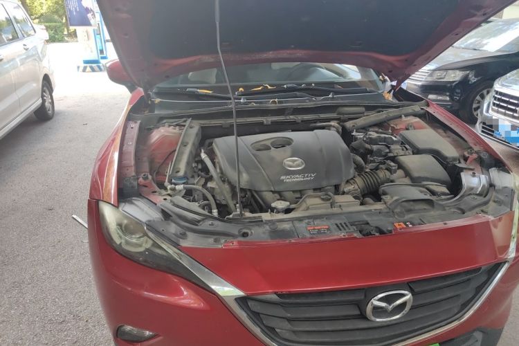 Used Mazda CX-4 2018 2.0L Automatic Two-Wheel Drive Blue Sky Dynamic Version China V Standard Engine Bay Right