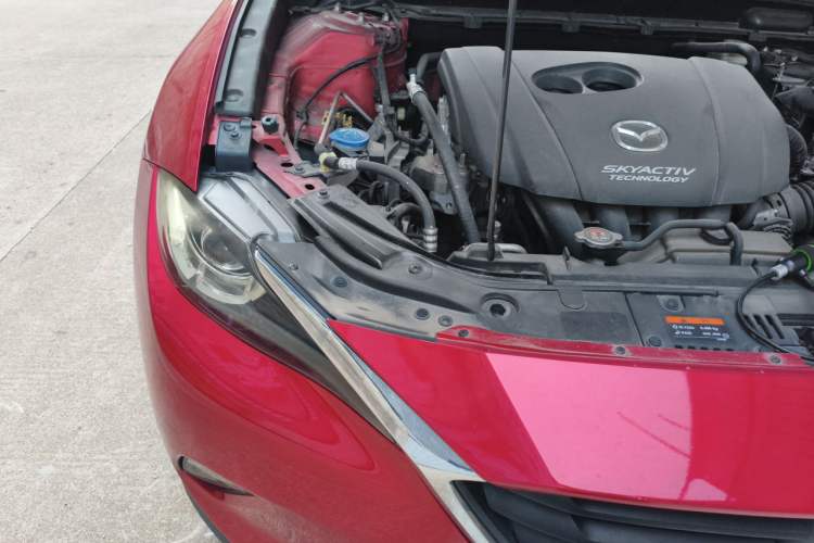 Used Mazda CX-4 2018 2.0L Automatic Two-Wheel Drive Blue Sky Exploration Version China V Standard Engine Bay Right