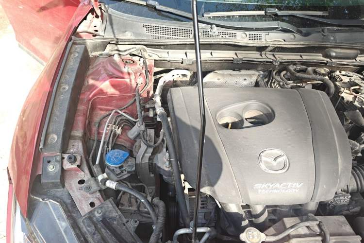 Used Mazda CX-4 2018 2.0L Automatic Two-Wheel Drive Blue Sky Exploration Version China V Standard Engine Bay Right