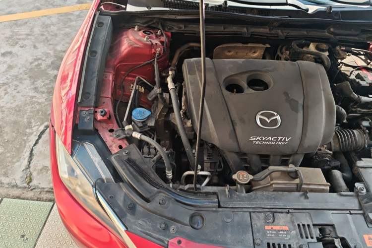 Used Mazda CX-4 2018 2.0L Automatic Two-Wheel Drive Blue Sky Dynamic Version China V Standard Engine Bay Right