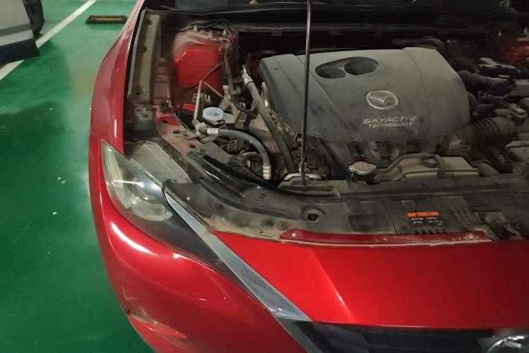 Used Mazda CX-4 2018 2.0L Automatic Two-Wheel Drive Blue Sky Exploration Version China V Standard Engine Bay Right