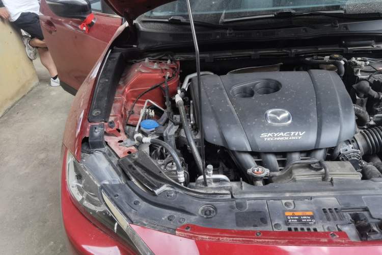 Used Mazda CX-4 2018 2.0L Automatic Two-Wheel Drive Blue Sky Exploration Version China V Standard Engine Bay Right