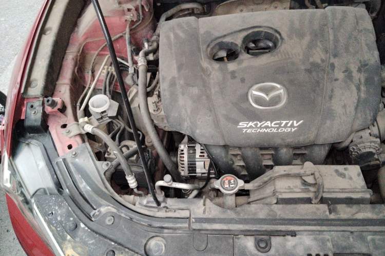 Used Mazda CX-4 2018 2.0L Automatic Two-Wheel Drive Blue Sky Dynamic Version China V Standard Engine Bay Right