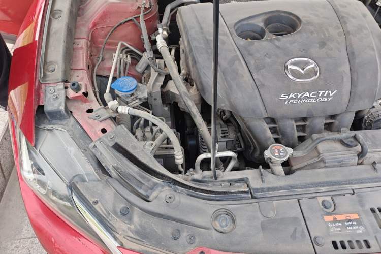 Used Mazda CX-4 2018 2.0L Manual Two-Wheel Drive Blue Sky Dynamic Edition China V Standard Engine Bay Right