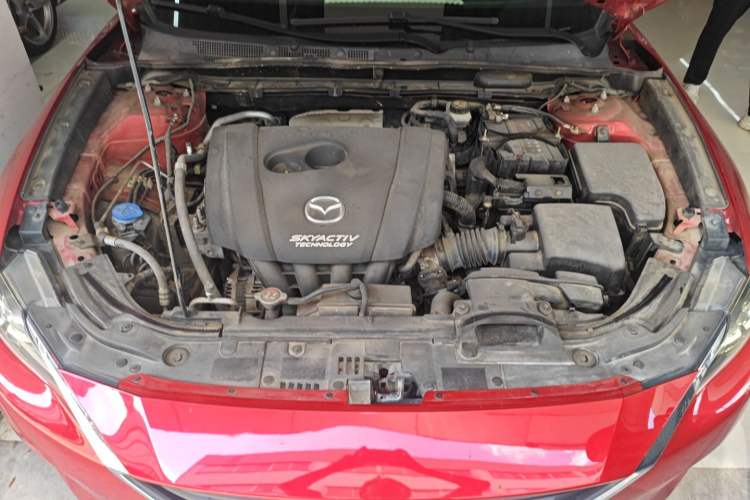 Used Mazda CX-4 2018 2.0L Automatic Two-Wheel Drive Blue Sky Dynamic Version China VI Standard Engine Bay