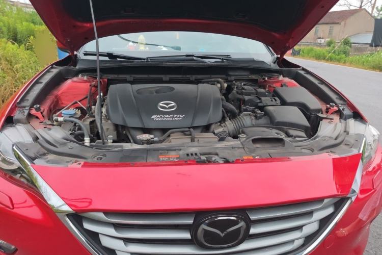 Used Mazda CX-4 2018 2.5L Automatic 4x4 Bluelight Fearless Edition China VI Standard Engine Bay