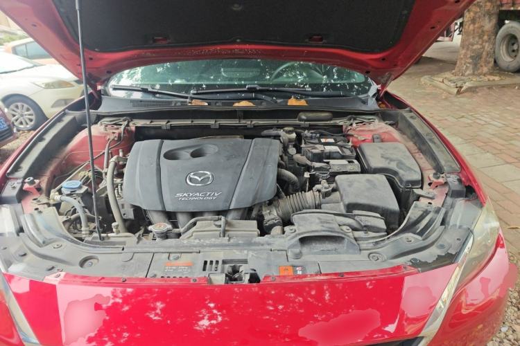 Used Mazda CX-4 2018 2.0L Automatic Two-Wheel Drive Blue Sky Dynamic Version China VI Standard Engine Bay