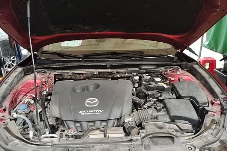 Used Mazda CX-4 2018 2.0L Automatic Two-Wheel Drive Blue Sky Premium Upgrade Version China V Standard Engine Bay