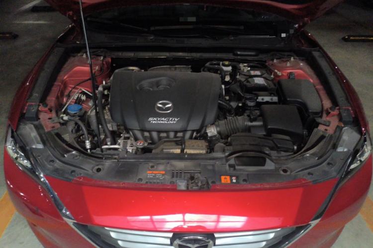 Used Mazda CX-4 2018 2.0L Automatic Two-Wheel Drive Blue Sky Premium Upgrade Version China VI Standard Engine Bay