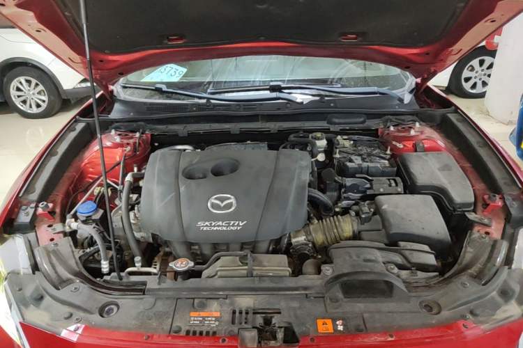 Used Mazda CX-4 2018 2.0L Automatic Two-Wheel Drive Blue Sky Premium Upgrade Version China V Standard Engine Bay