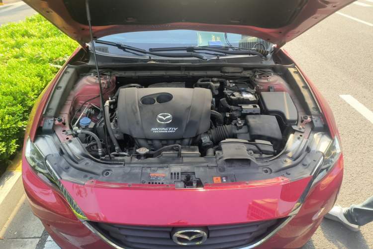 Used Mazda CX-4 2018 2.0L Automatic Two-Wheel Drive Blue Sky Dynamic Version China VI Standard Engine Bay