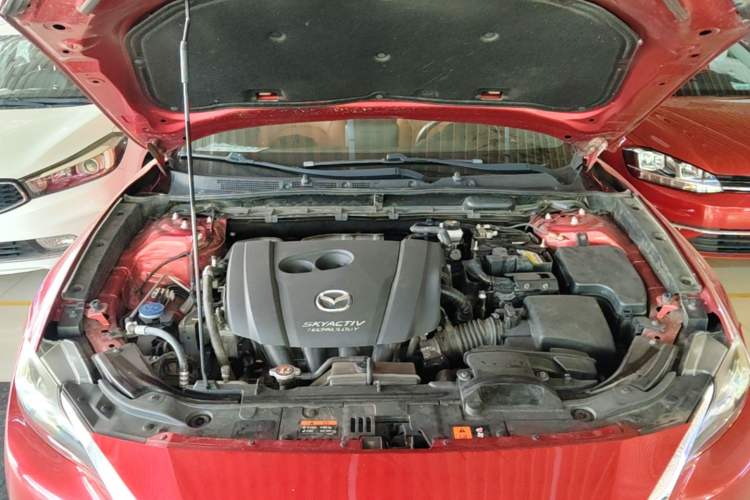 Used Mazda CX-4 2018 2.0L Automatic Two-Wheel Drive Blue Sky Dynamic Version China VI Standard Engine Bay