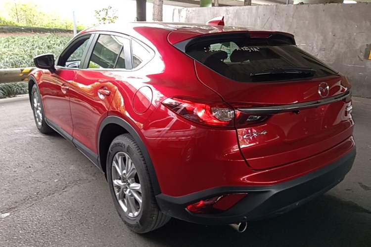Used Mazda CX-4 2018 2.0L Automatic Two-Wheel Drive Blue Sky Premium Upgrade Version China VI Standard Exterior 2
