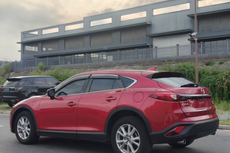 Used Mazda CX-4 2018 2.0L Automatic Two-Wheel Drive Blue Sky Dynamic Version China V Standard Exterior 2
