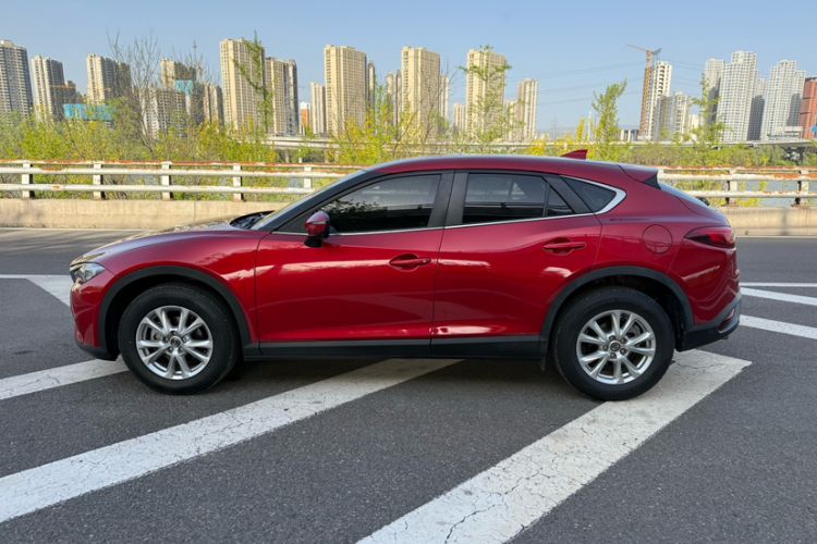 Used Mazda CX-4 2018 2.0L Automatic Two-Wheel Drive Blue Sky Dynamic Version China VI Standard Exterior 3