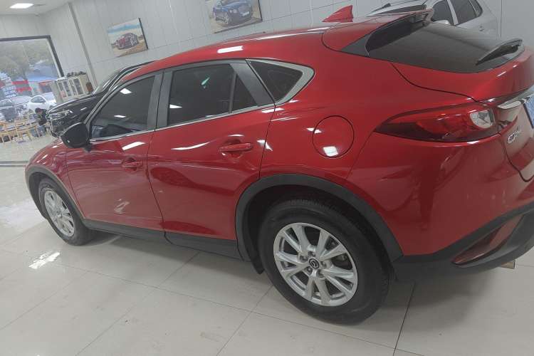 Used Mazda CX-4 2018 2.0L Automatic Two-Wheel Drive Blue Sky Dynamic Version China V Standard Exterior 5