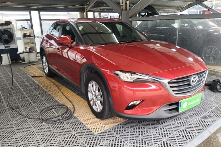 Used Mazda CX-4 2018 2.0L Automatic Two-Wheel Drive Blue Sky Exploration Version China V Standard Front Right 45 Deg