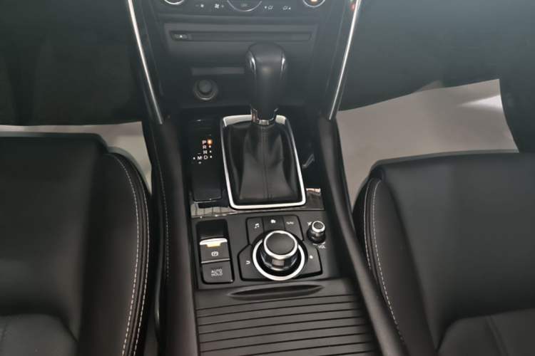 Used Mazda CX-4 2018 2.0L Automatic Two-Wheel Drive Blue Sky Premium Upgrade Version China V Standard Gear Lever