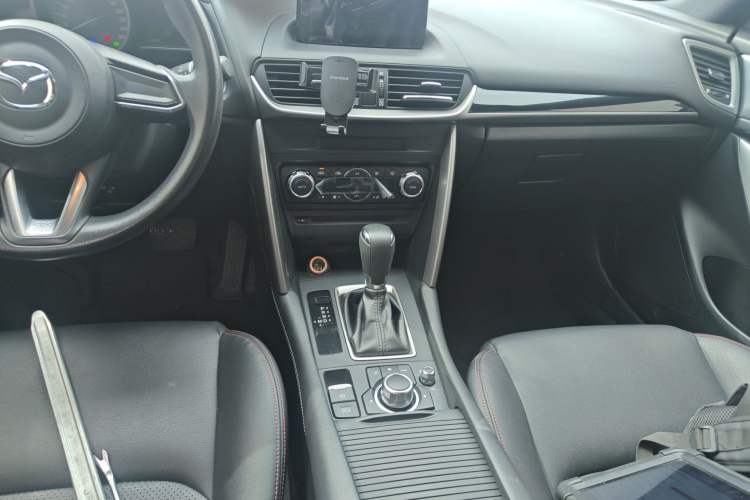 Used Mazda CX-4 2018 2.0L Automatic Two-Wheel Drive Blue Sky Exploration Version China V Standard Gear Lever