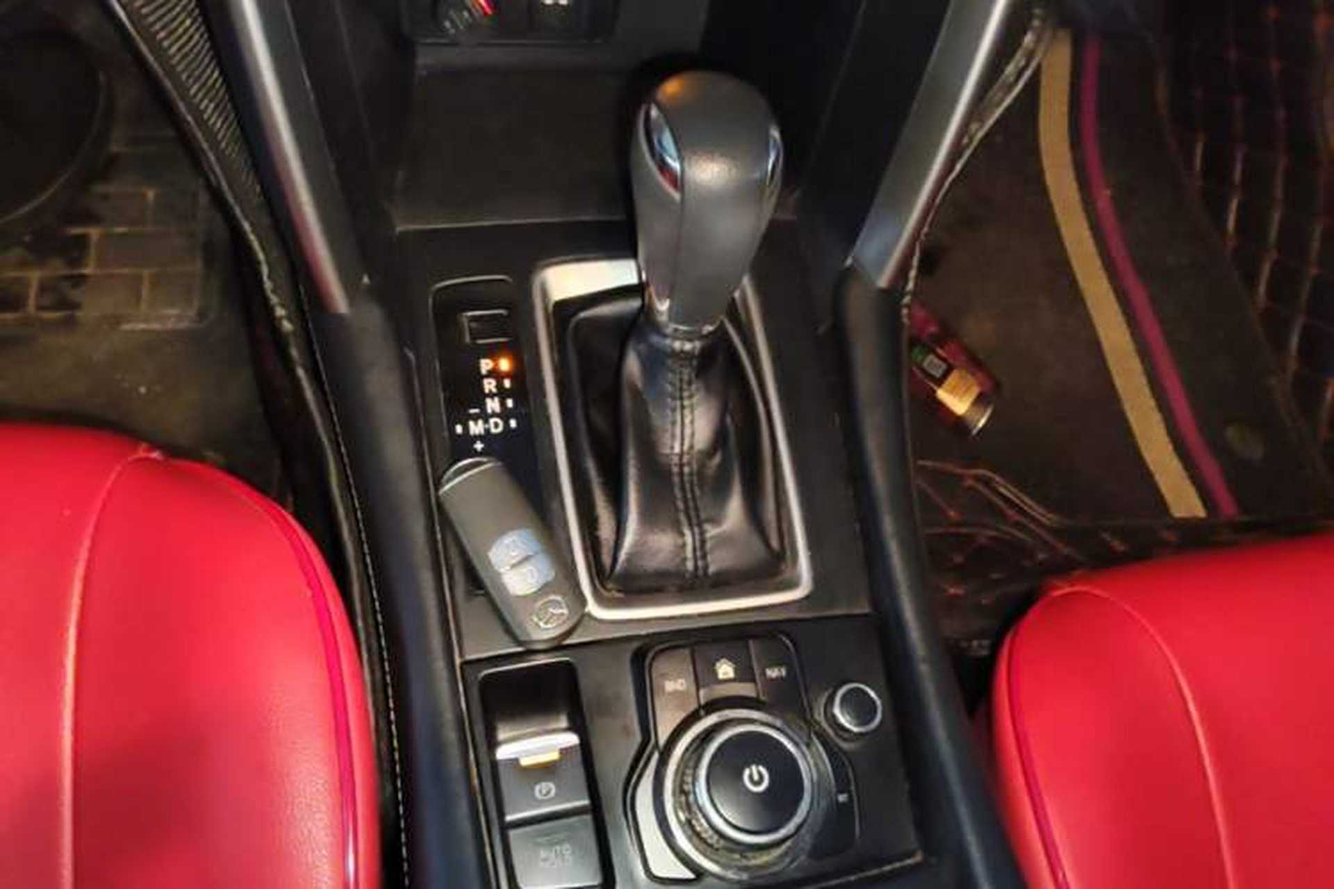 Used Mazda CX-4 2018 2.0L Automatic Two-Wheel Drive Blue Sky Dynamic Version China VI Standard Gear Lever