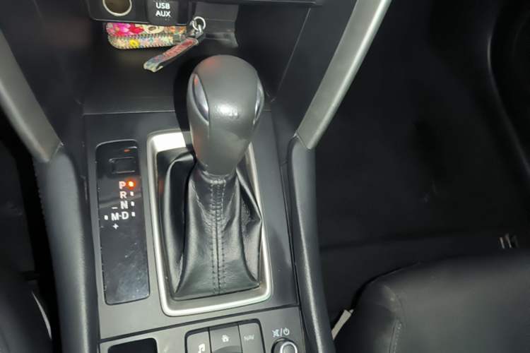 Used Mazda CX-4 2018 2.0L Automatic Two-Wheel Drive Blue Sky Dynamic Version China VI Standard Gear Lever
