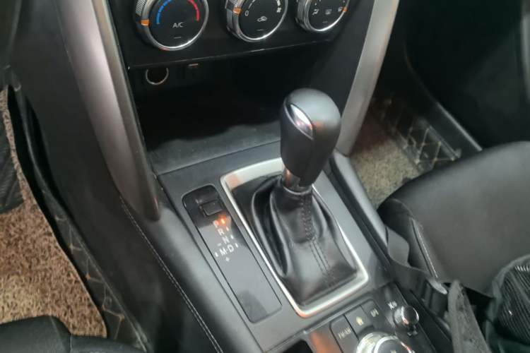 Used Mazda CX-4 2018 2.0L Automatic Two-Wheel Drive Blue Sky Dynamic Version China VI Standard Gear Lever