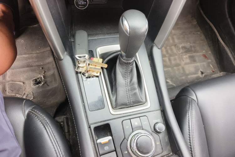 Used Mazda CX-4 2018 2.0L Automatic Two-Wheel Drive Blue Sky Dynamic Version China V Standard Gear Lever