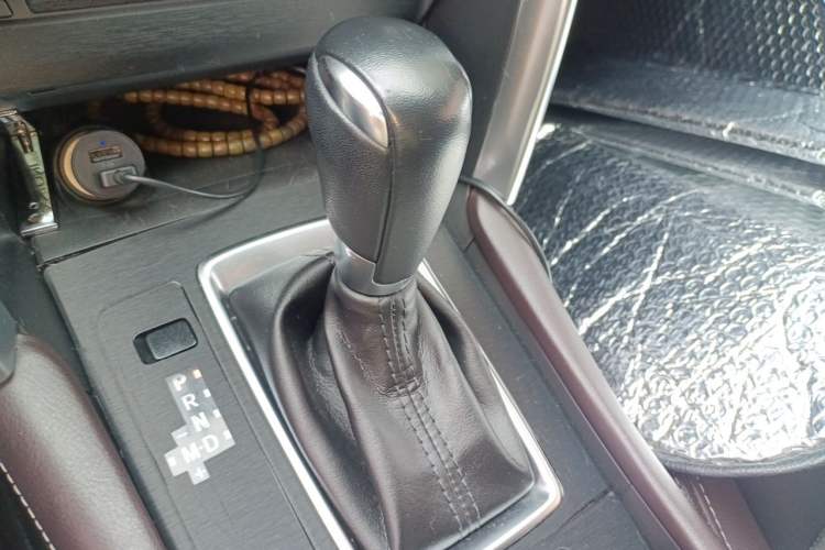 Used Mazda CX-4 2018 2.0L Automatic Two-Wheel Drive Blue Sky Premium Upgrade Version China VI Standard Gear Lever