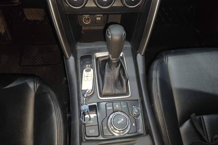 Used Mazda CX-4 2018 2.0L Automatic Two-Wheel Drive Blue Sky Dynamic Version China V Standard Gear Lever