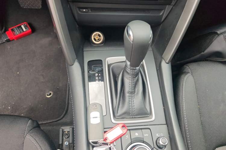 Used Mazda CX-4 2018 2.0L Automatic Two-Wheel Drive Blue Sky Exploration Version China V Standard Gear Lever