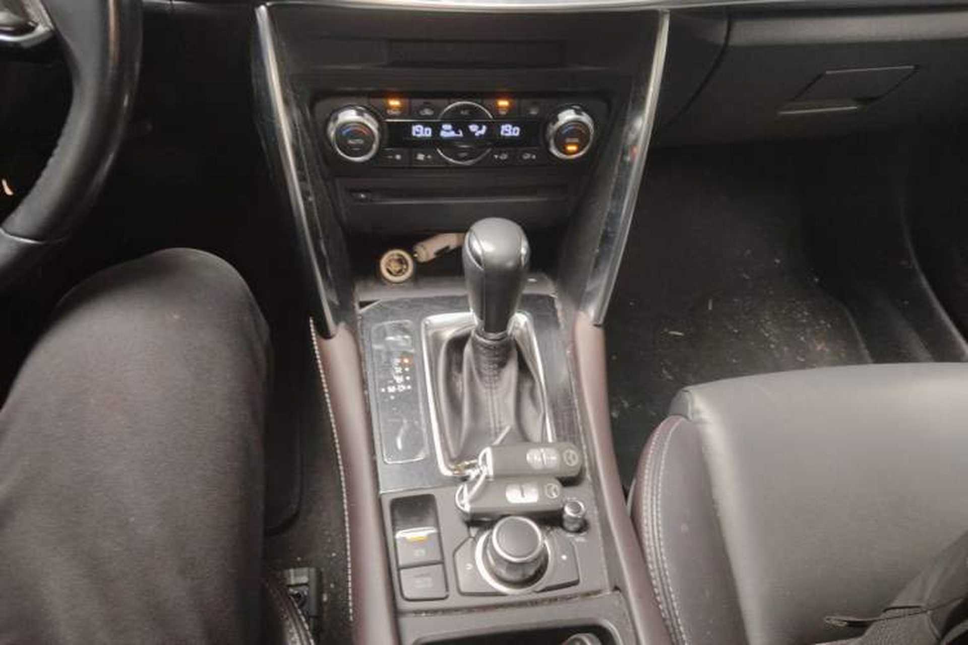 Used Mazda CX-4 2018 2.0L Automatic Two-Wheel Drive Blue Sky Premium Upgrade Version China V Standard Gear Lever