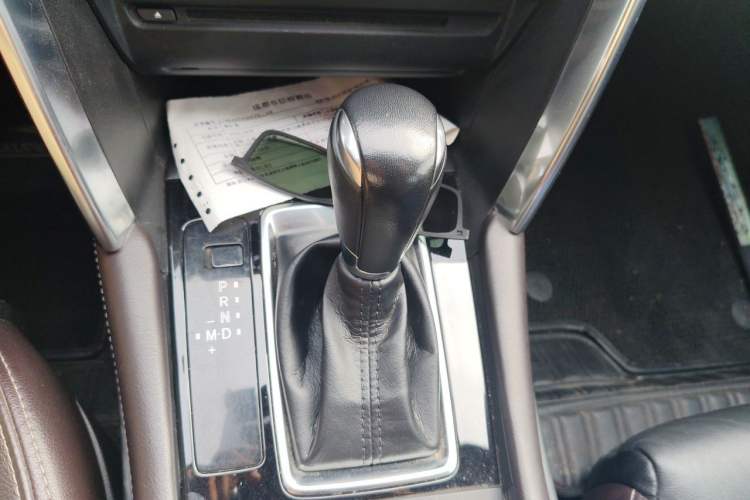 Used Mazda CX-4 2018 2.0L Automatic Two-Wheel Drive Blue Sky Premium Upgrade Version China VI Standard Gear Lever