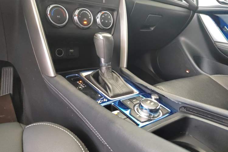 Used Mazda CX-4 2018 2.0L Automatic Two-Wheel Drive Blue Sky Dynamic Version China V Standard Gear Lever